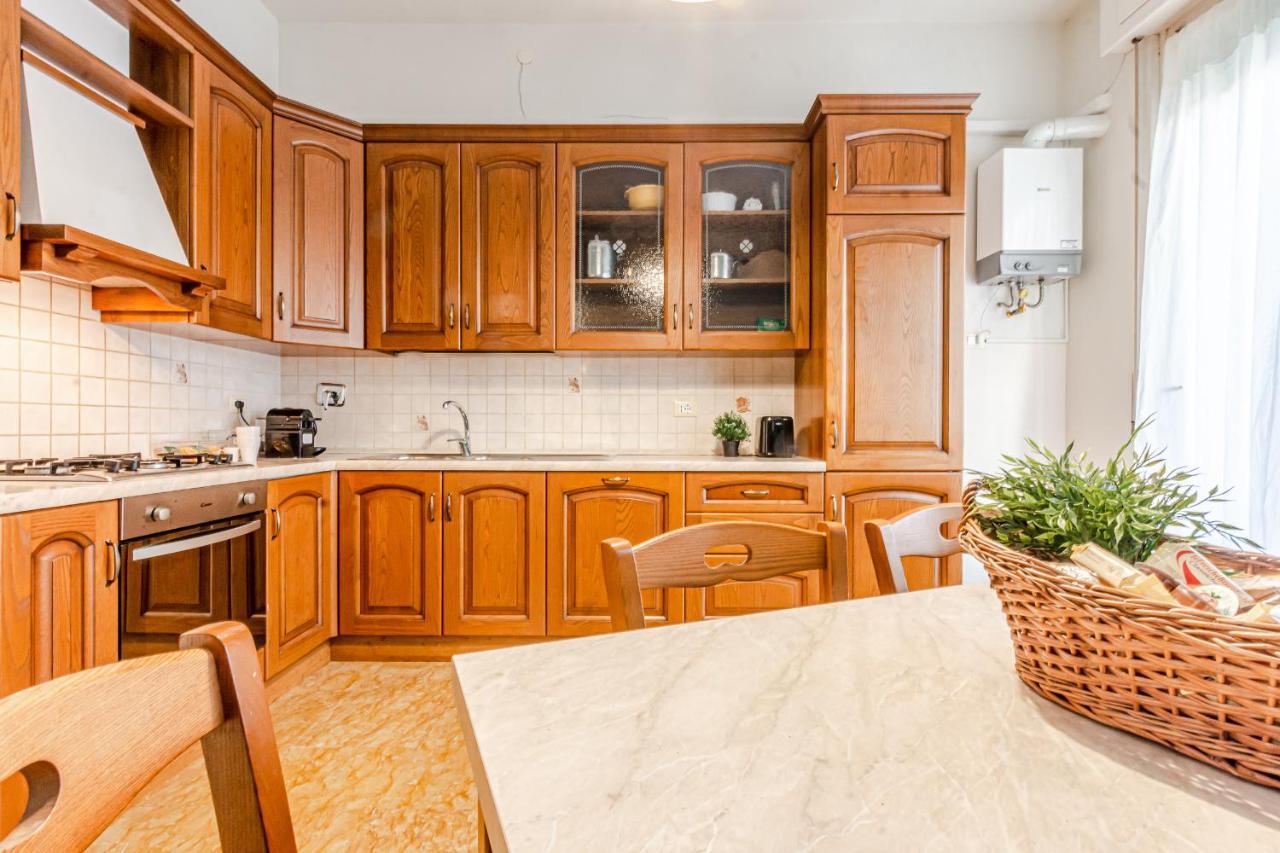 Frank'S And Art Love Apartments Livorno Luaran gambar