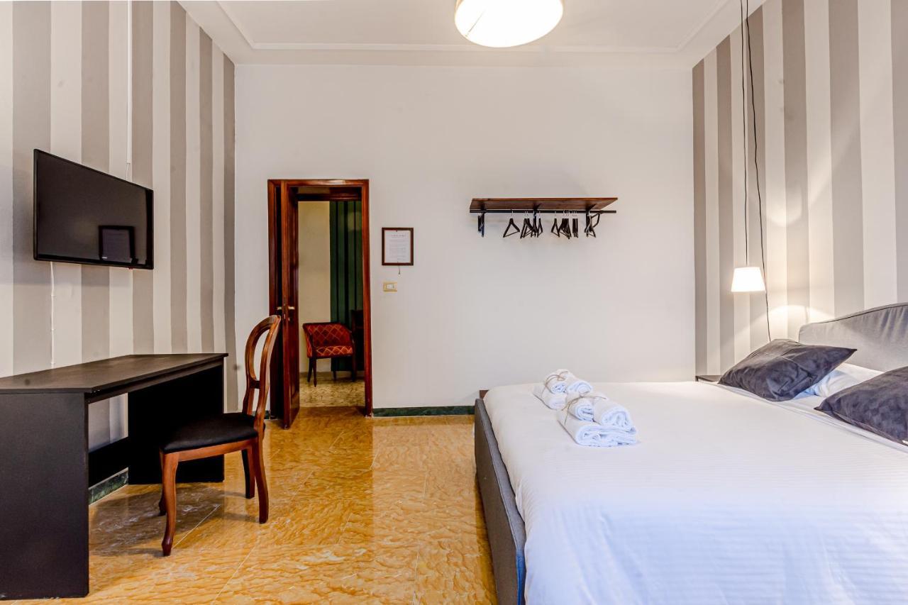 Frank'S And Art Love Apartments Livorno Luaran gambar