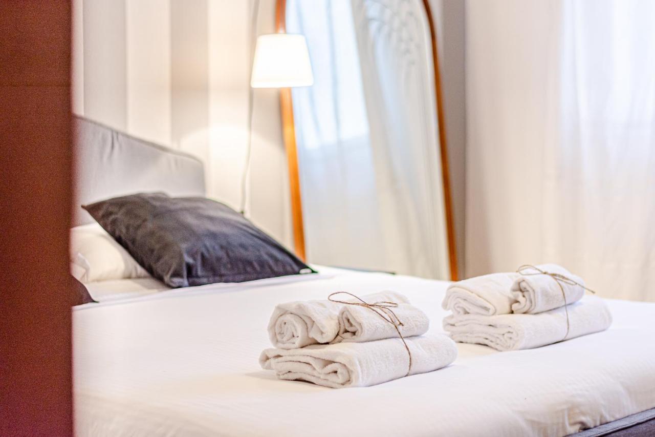 Frank'S And Art Love Apartments Livorno Luaran gambar